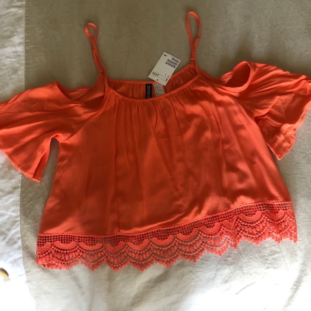 Cute boho cold-shoulder top NWT